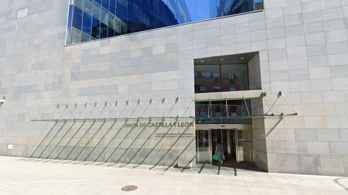 Fachada de la Consejería de Movilidad y Transformación Digital de la Junta de Castilla y León