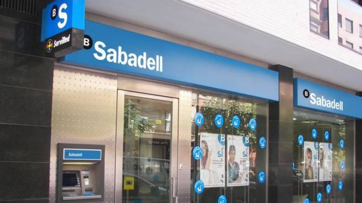 Una oficina del Banco Sabadell en una imagen de archivo