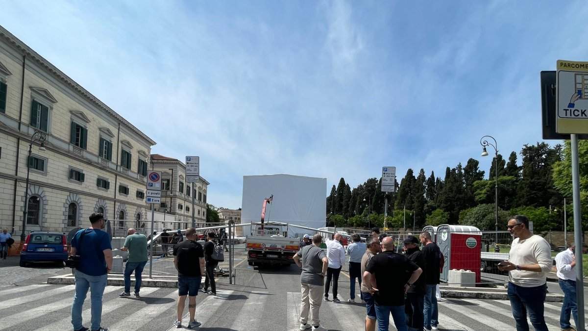 La Cofradía del Dulce Nombre de Jesús Nazareno ultima los preparativos de la Gran Procesión de Roma 2025
