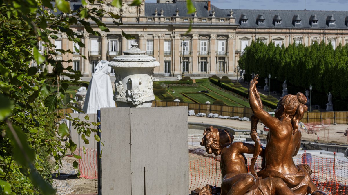 Patrimonio Nacional inicia el programa ‘Abierto por restauración’ en la Fuente de La Cascada del Palacio Real de La Granja (Segovia)