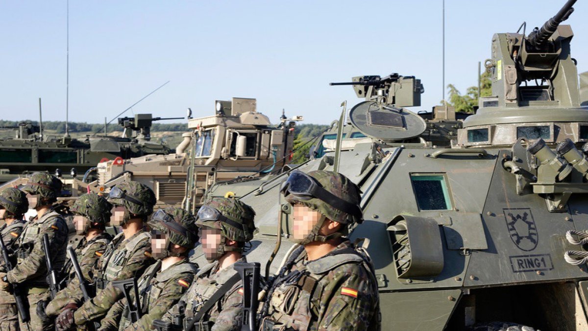 Militares del Regimiento de Ingenieros de Burgos, unidad en la que ocurrieron los hechos, en formación