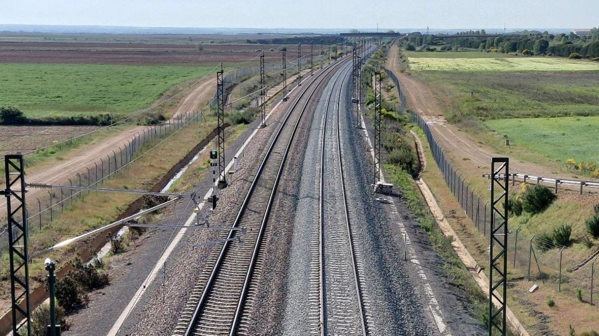 Línea de alta velocidad a León.
