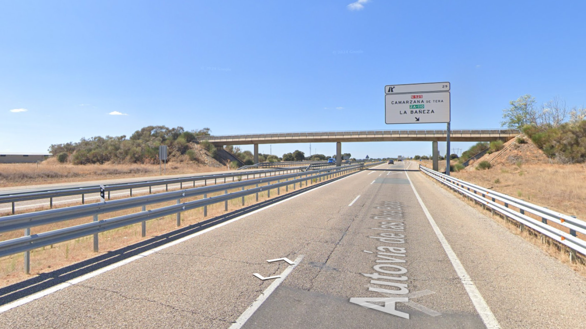 Autovía A-52 cerca del kilómetro 24, en el término municipal de Camarzana de Tera, Zamora.