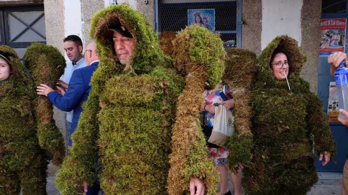 Béjar celebra la festividad del Corpus Christi con la tradicional procesión de los Hombres de Musgo.