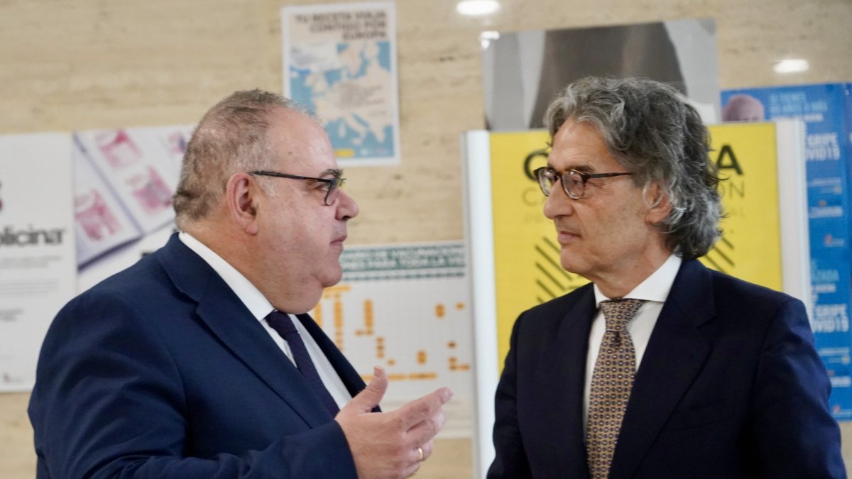 El consejero de Sanidad, Alejandro Vázquez, inaugura una jornada de prevención y respuesta ante agresiones a profesionales sanitarios, organizada junto a la Fiscalía Superior de Castilla y León.