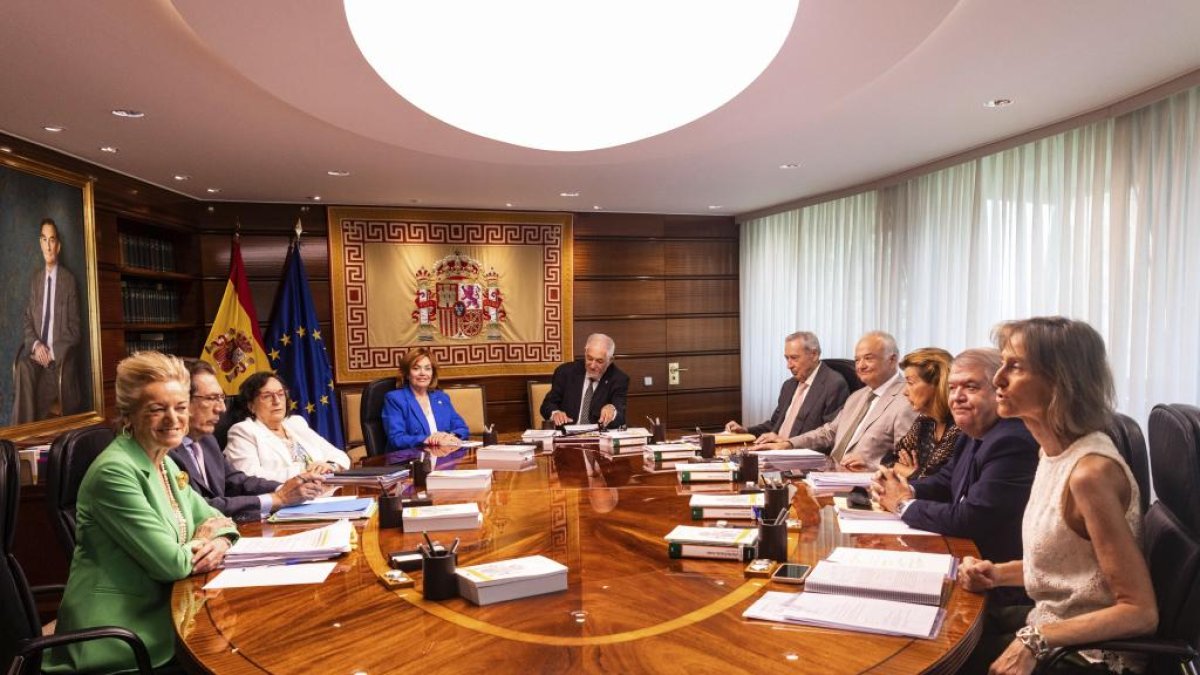 Magistrados del Constitucional antes de la deliberación sobre la Ley de Amnistía