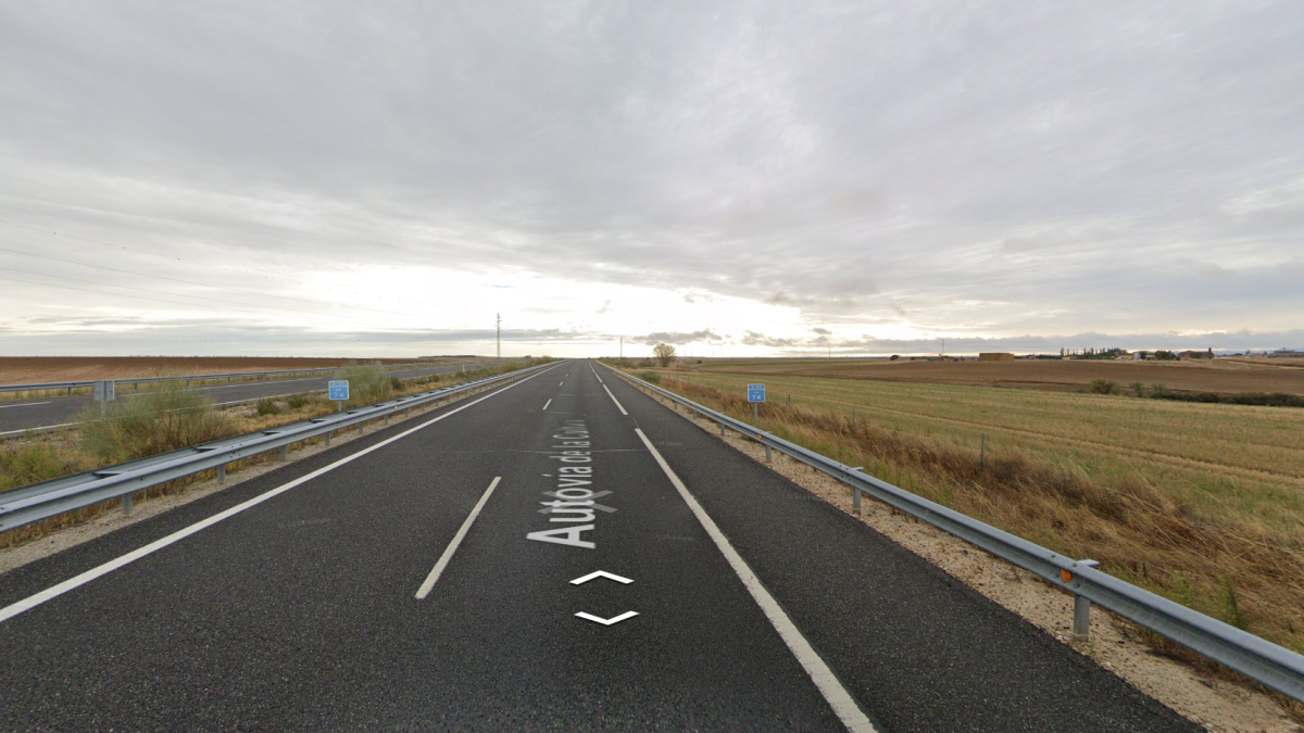 Autovía A-50, en el kilómetro 74, a la altura de Ventosa del Río Almar (Salamanca).