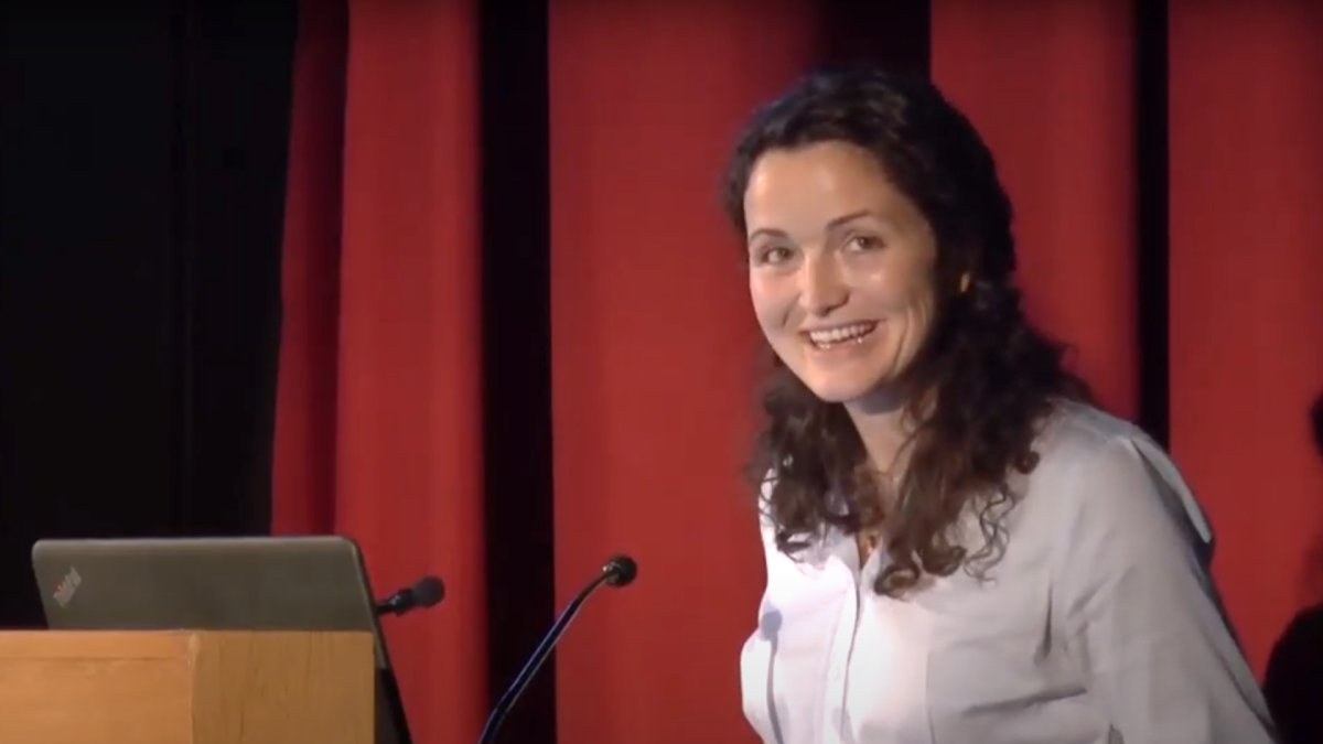 La cooperante española de MSF María Hernández, durante una conferencia en Madrid