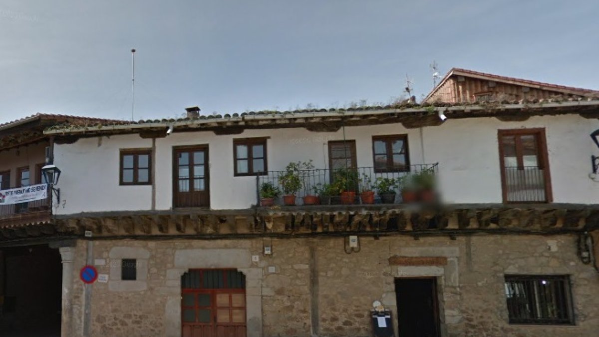 Plaza Mayor de San Martín del Castañar.