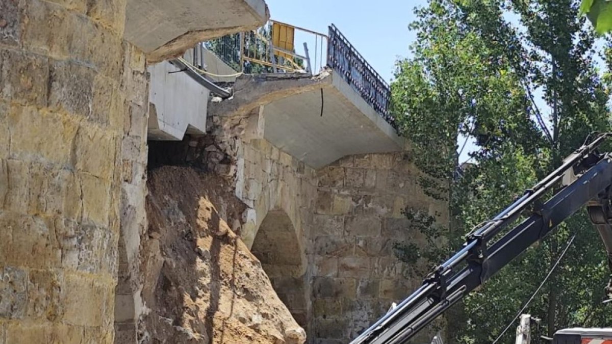 Estado del puente tras el nuevo desprendimiento.