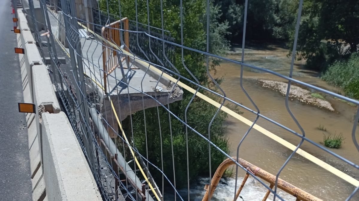 Nuevo desprendimiento en puente sobre la N-110 en San Esteban de Gormaz (Soria)
