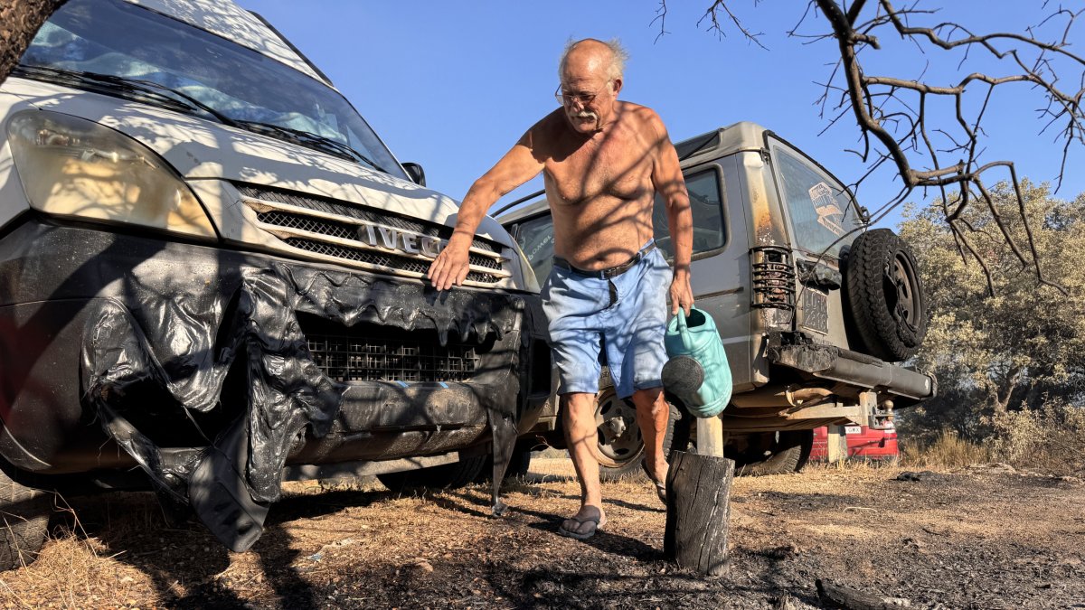 La Junta activa la situación operativa dos ante la evolución del incendio de Navaluenga (Ávila)