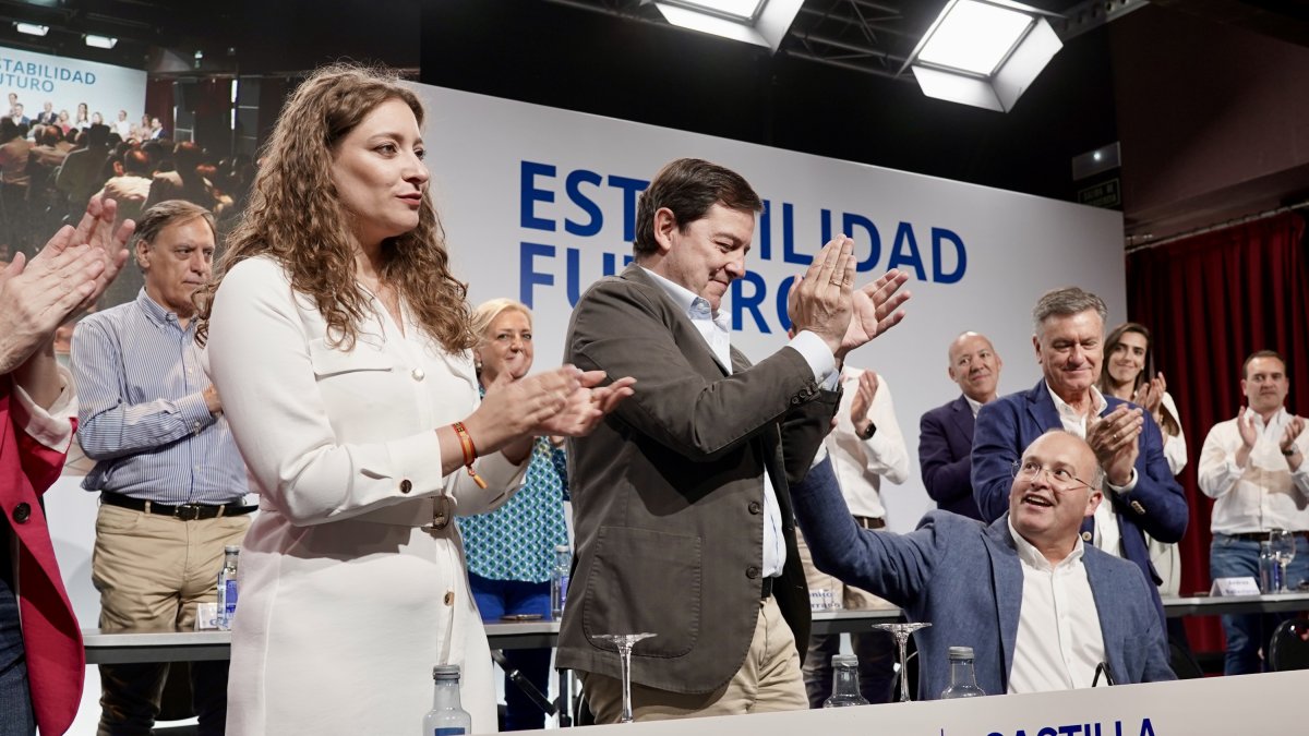 Ester Muñoz, Alfonso Fernández Mañueco y Miguel Tellado durante la clausura del Comité Ejecutivo y la Junta Directiva Autonómica del PPCyL