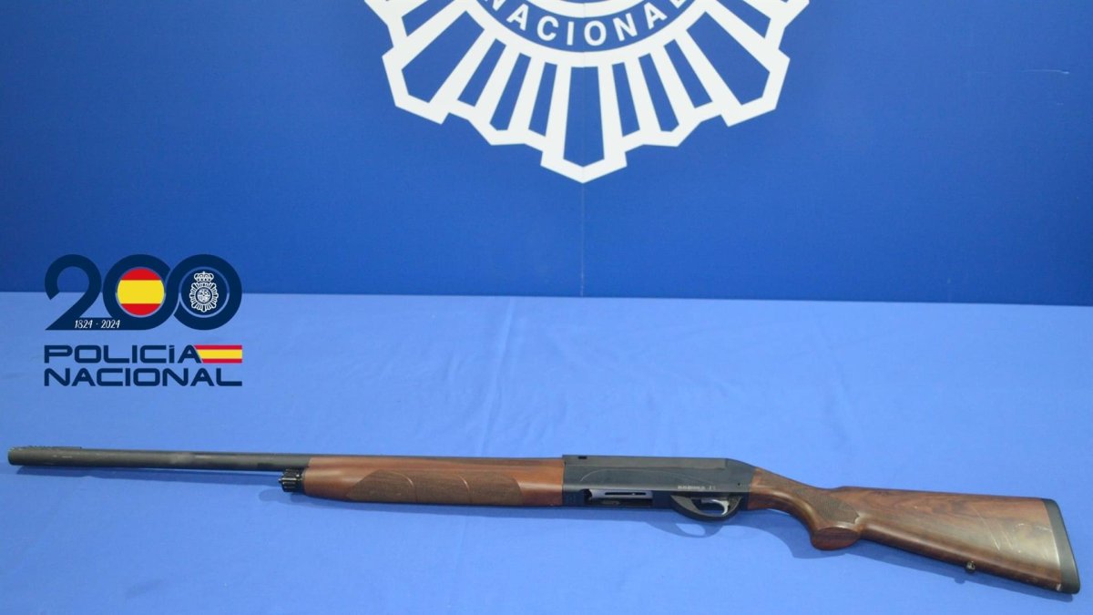 Arma que portaba el detenido y con la que amenazó a los agentes de Policía