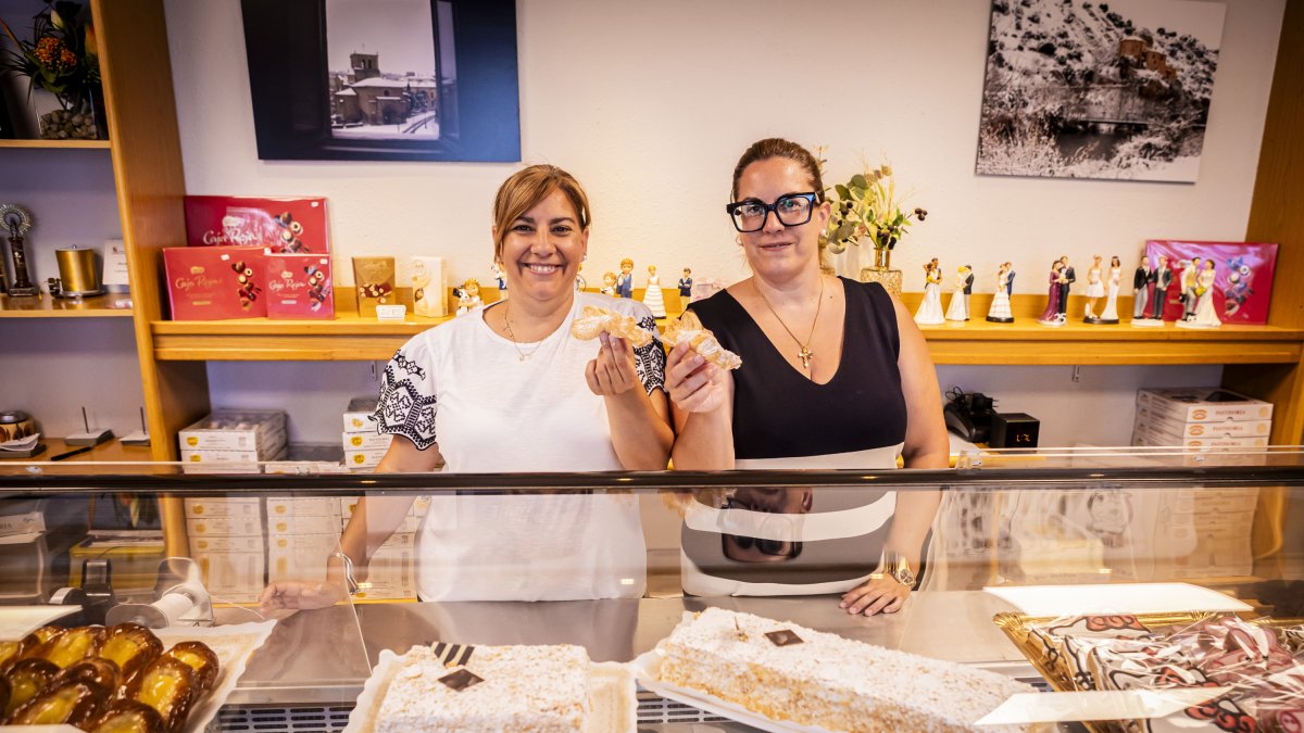 Verónica y Leticia, Pastisoria.