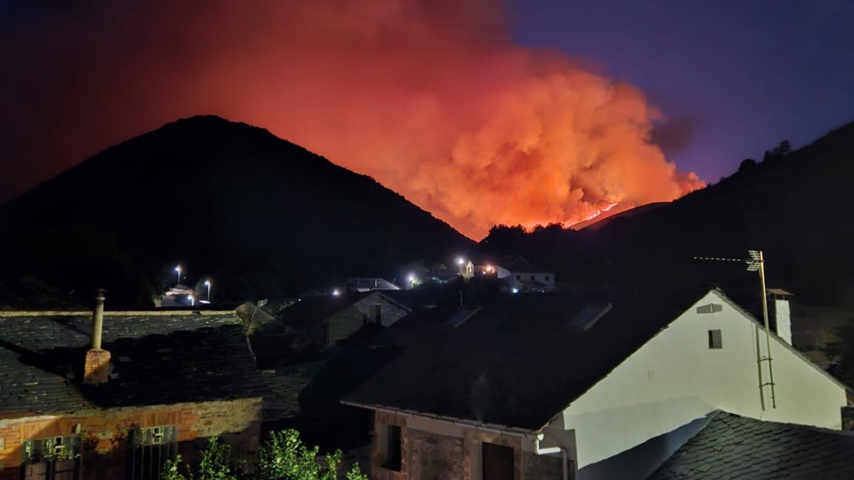 Incendio en Montrondo