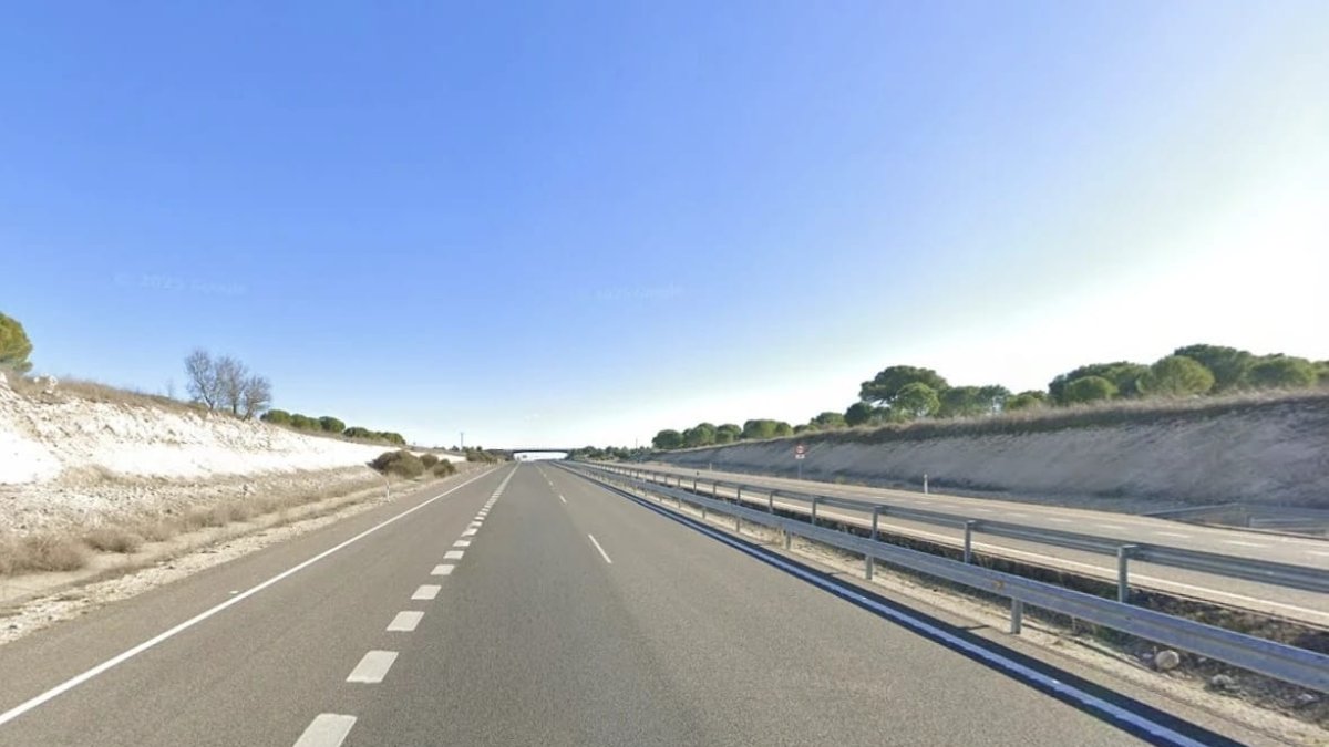A-601 a la altura de San Cristóbal de Cuellar, donde se produjo el siniestro.