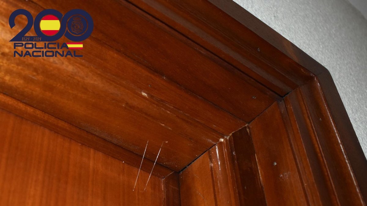 Vivienda marcada con pegamento