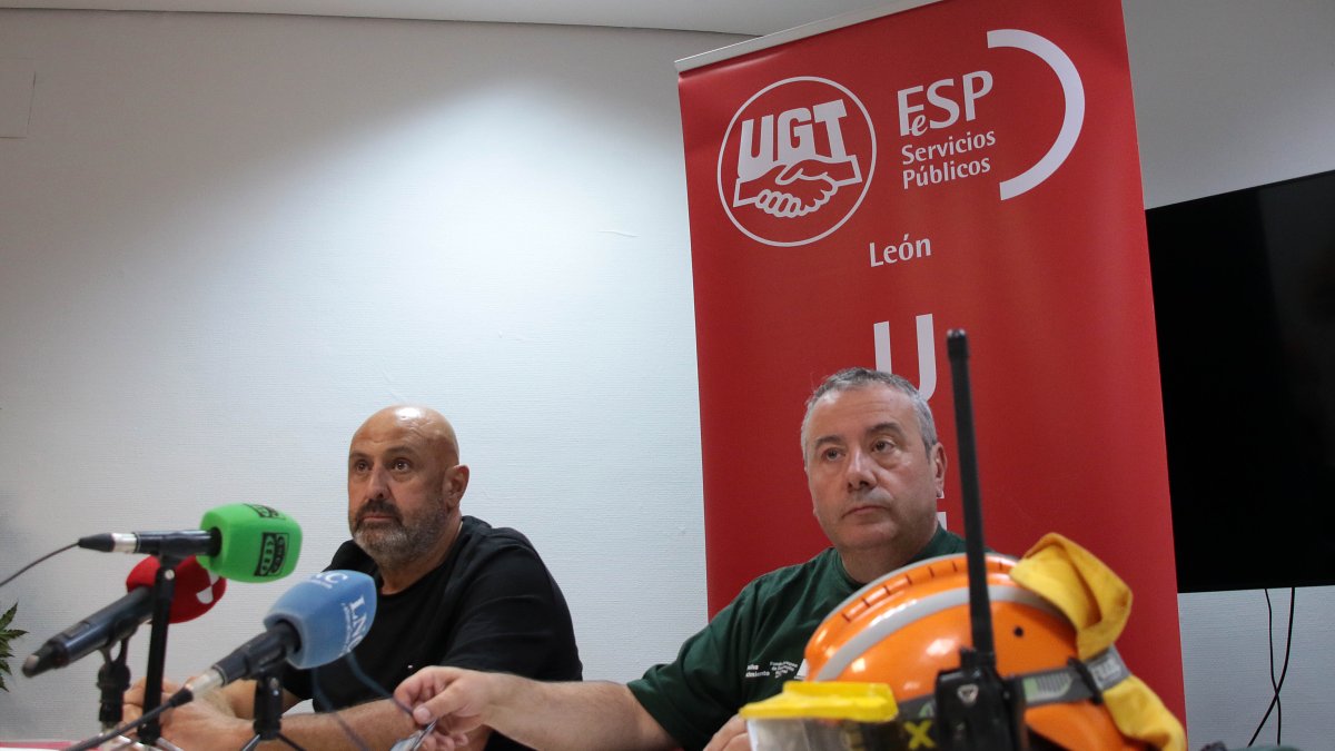 Rueda de prensa de UGT para exigir responsabilidades a Quiñones por el operativo de incendios