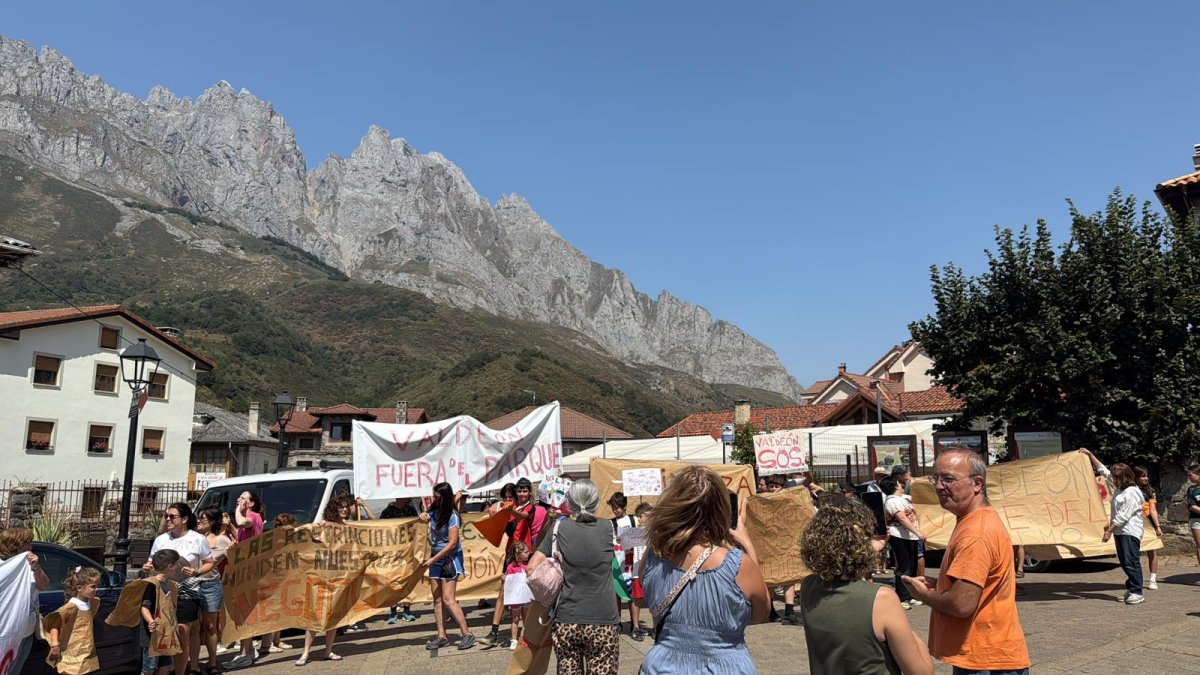 Vecinos del Valle de Valdeón (León) denuncian las “abusivas restricciones de la Junta” por los incendios