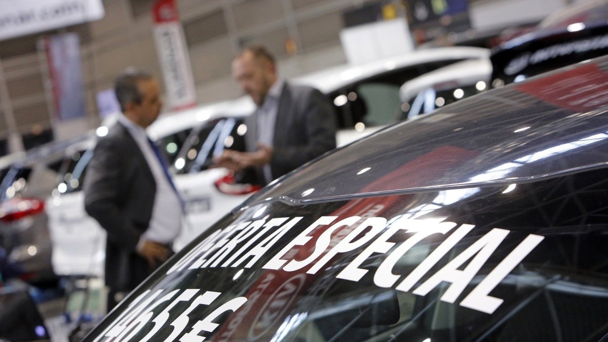 Salón de vehículo de ocasión