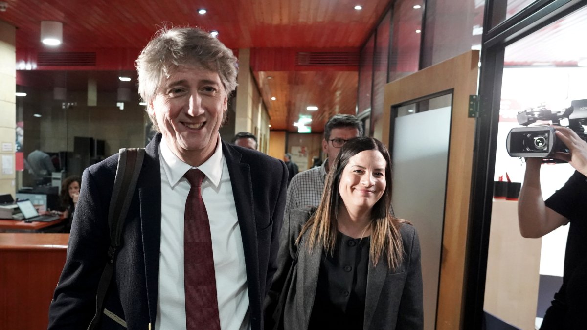 El secretario general del PSOECyL, Carlos Martínez, y la vicesecretaria general, Nuria Rubio, en una imagen de archivo.