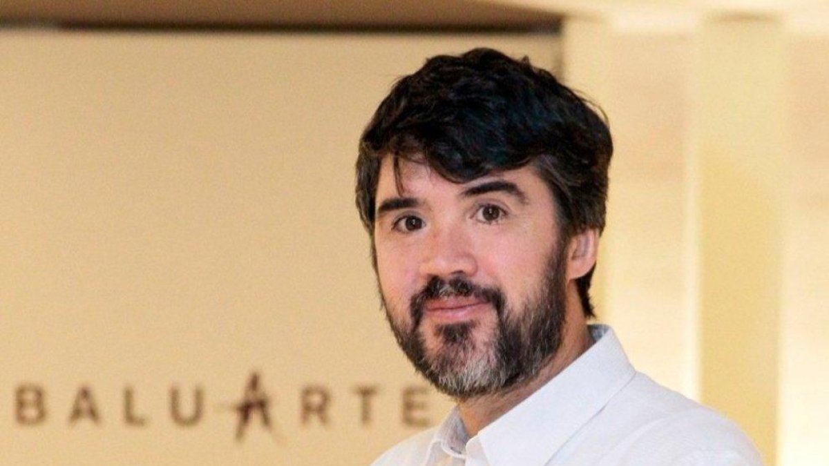 Óscar García, en su restaurante Baluarte en Soria.