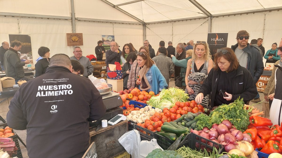 Novena parada de la Caravana de Alimentos de Segovia en la Feria del Ganado de Navafría (Segovia)
