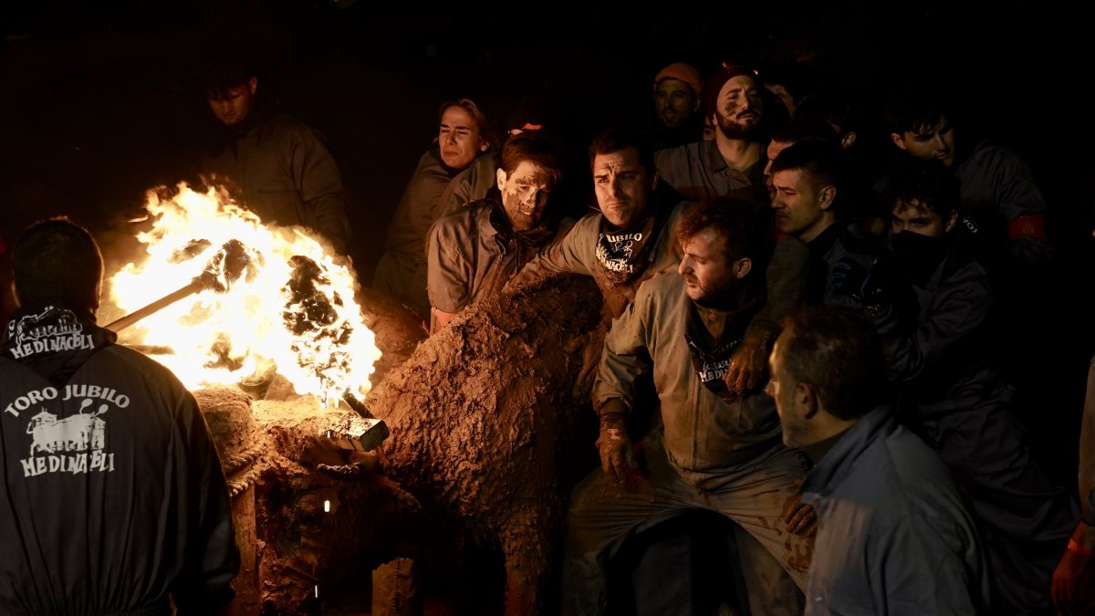 Medinaceli (Soria) celebra su Toro Jubilo, el único con fuego de Castilla y León