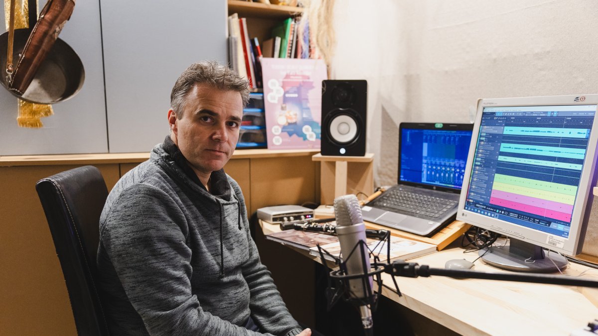 Samuel Villarrubia en el estudio de grabación