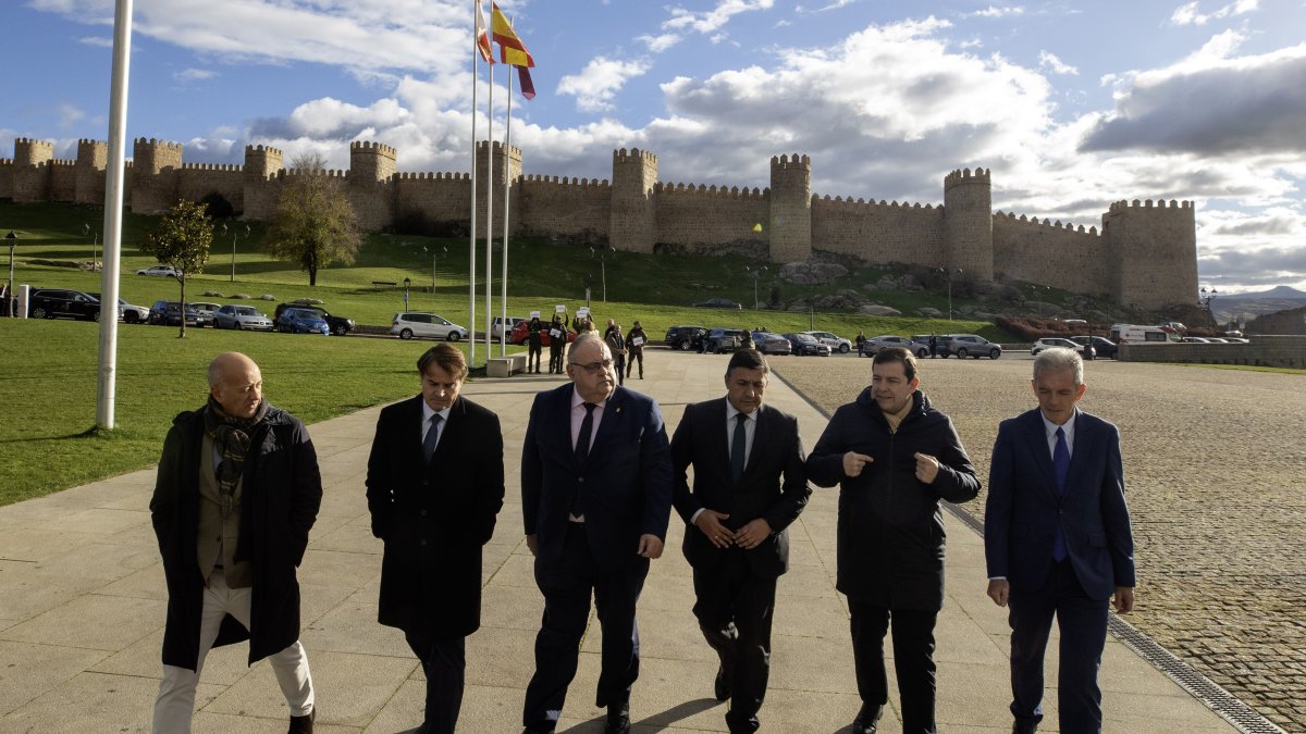 El presidente de la Junta de Castilla y León, Alfonso Fernández Mañueco, en el V Congreso autonómico de personas afectadas por el cáncer.