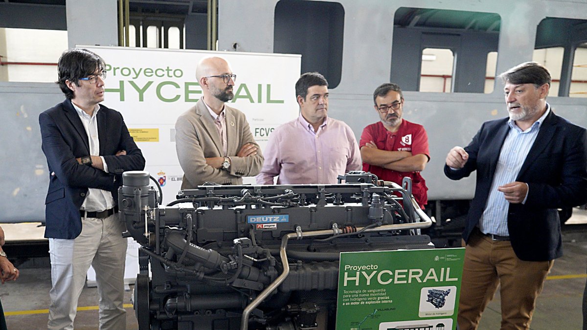 Presentación del motor de hidrógeno verde del proyecto Hycerail en CIUDEN en una imagen de archivo.