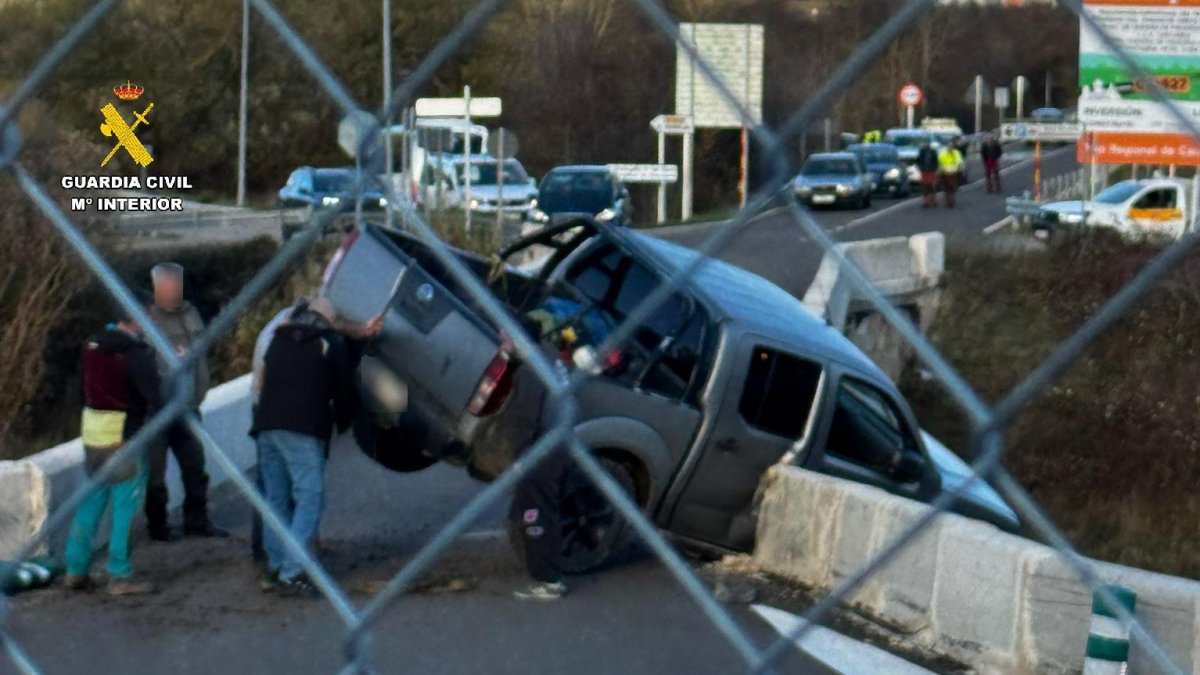 Estado del vehículo después de uno de los accidentes en Palencia.