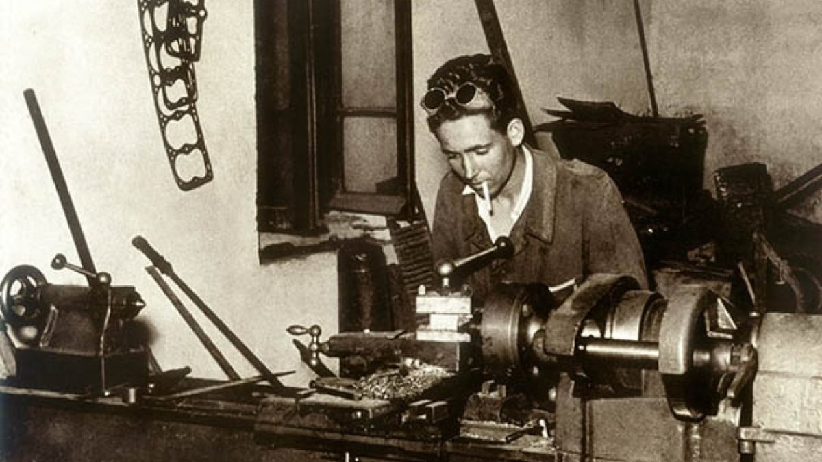 José Antolín, en el taller familiar de Burgos en sus orígenes