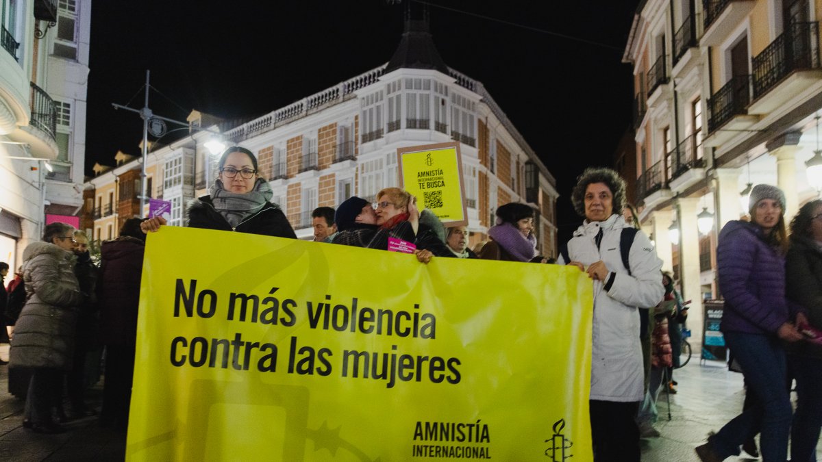 Un momento de las concentraciones en Castilla y León contra la violencia de género.