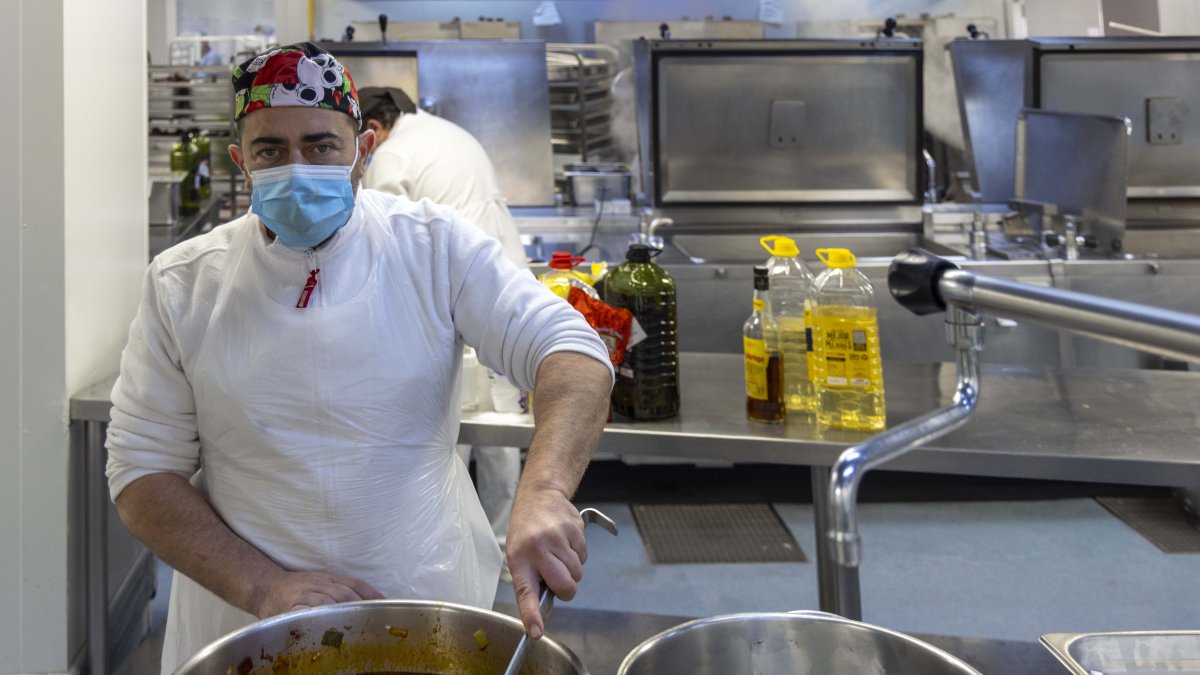 Cocineros de diferentes restaurantes de Salamanca hacen menús especiales para los enfermos internados en el Hospital Clínico de Salamanca