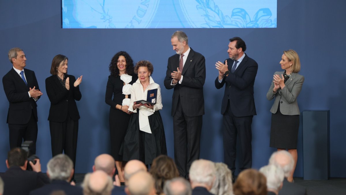 María Teresa Rodríguez, presidenta de honor de Galletas Gullón, recibe el IX Premio Reino de España a la Trayectoria Empresarial