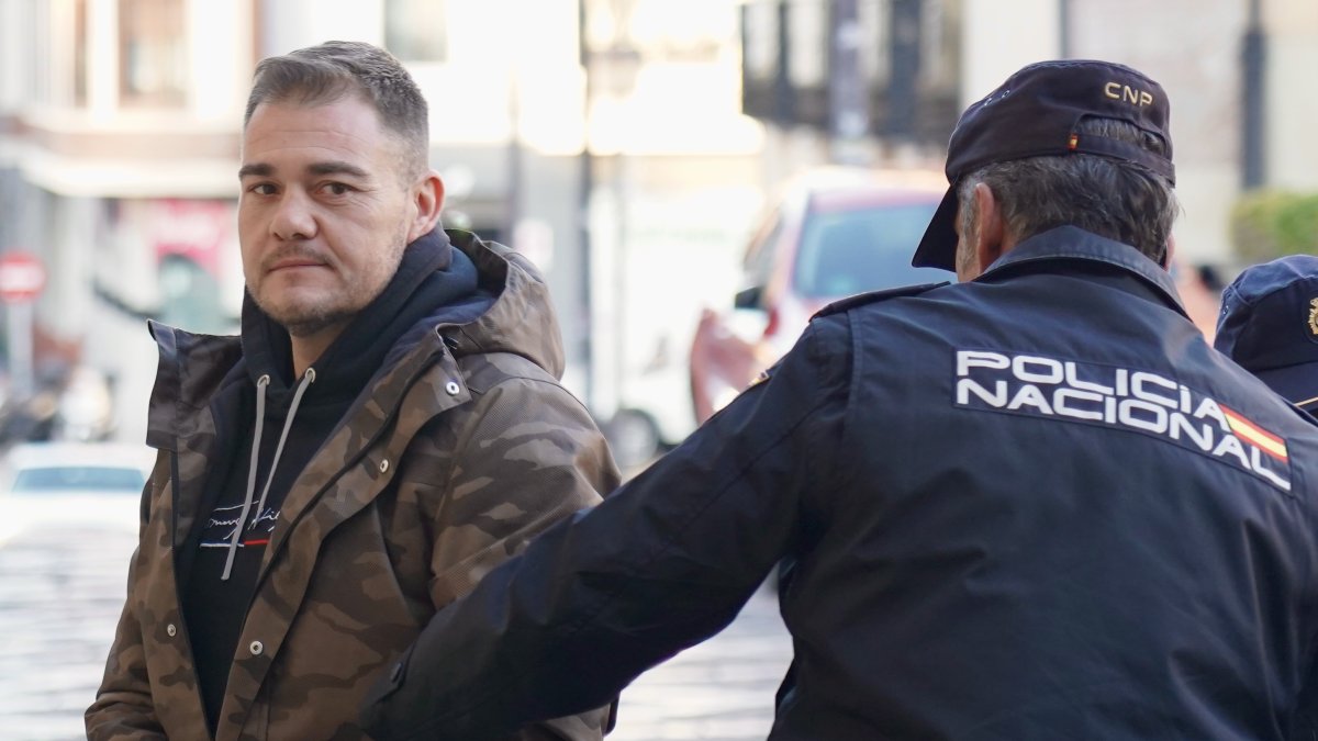 Juicio contra el acusado de matar de una paliza a su padre en La Sota de Valderrueda en León