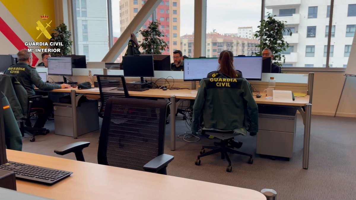 Varios agentes de la Guardia Civil