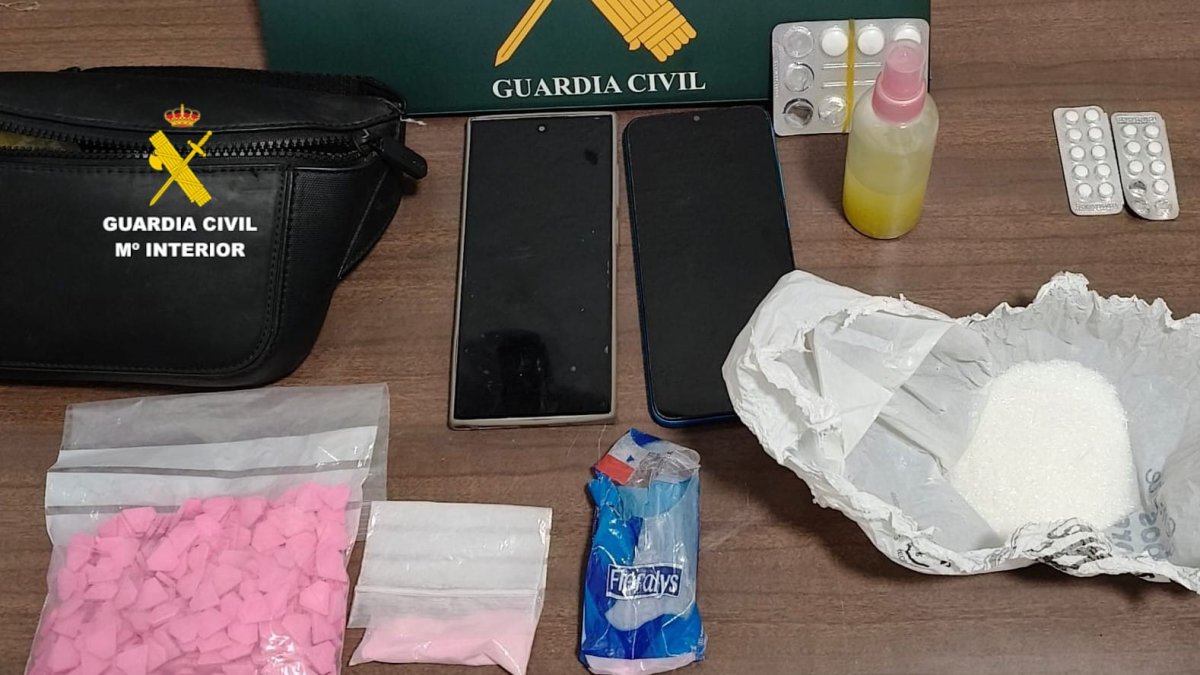 Sustancias incautadas al pasajero del coche compartido.