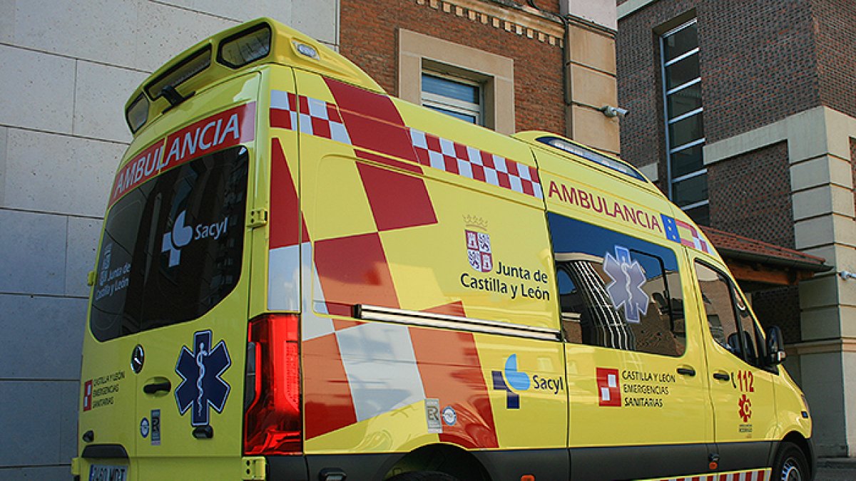Ambulancia de Soporte Vital Básico de Emergencias Sanitarias en Baltanas