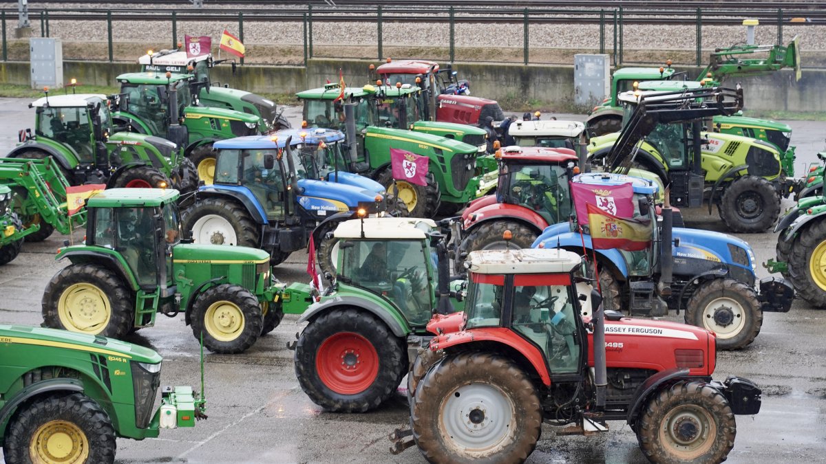 Tractorada en León contra de Mercosur, los recortes de la PAC y la competencia desleal