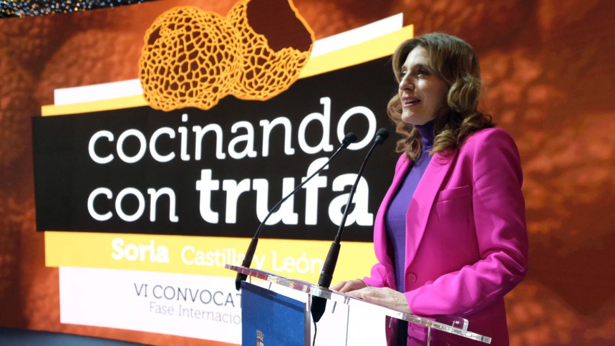 La viceconsejera de Acción Cultural, Mar Sancho, presenta en FITUR, el VI Concurso Internacional ‘Cocinando con Trufa’