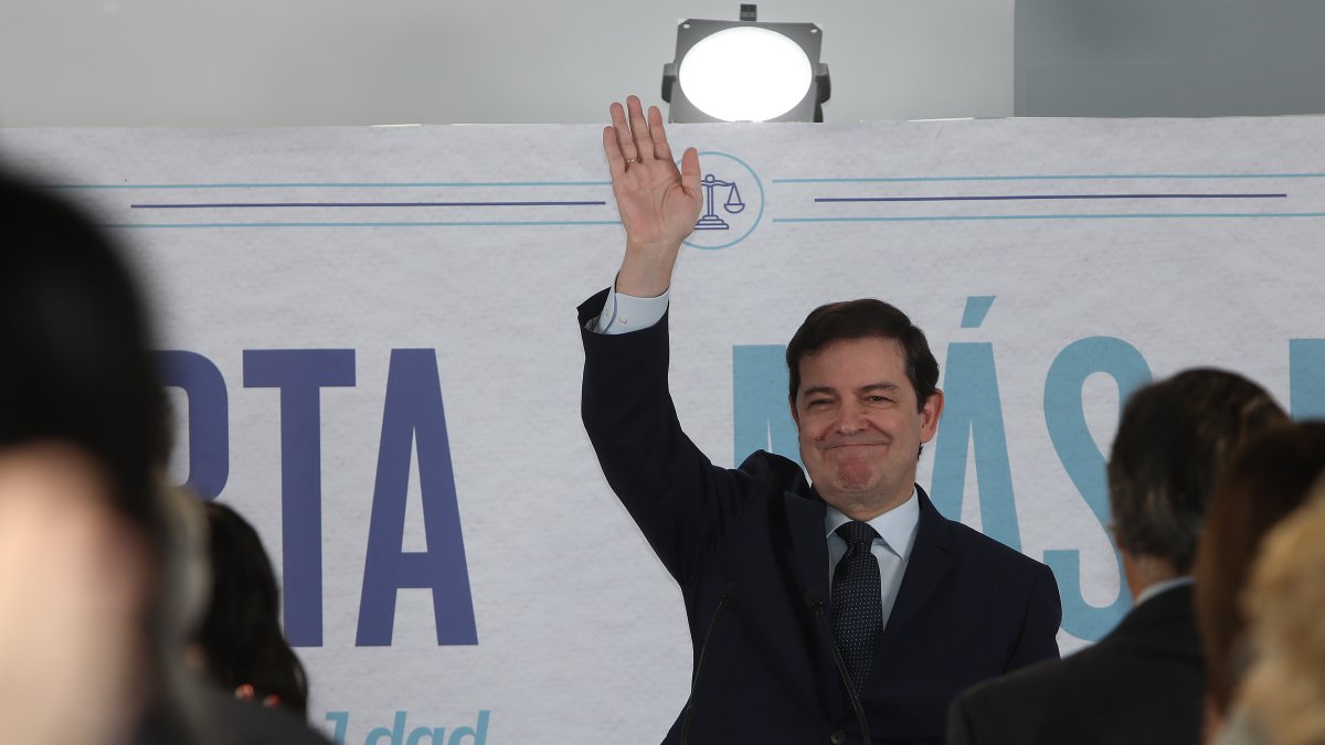 El presidente del PP de Castilla y León, Alfonso Fernández Mañueco clausura un acto en Villamuriel de Cerrato (Palencia).