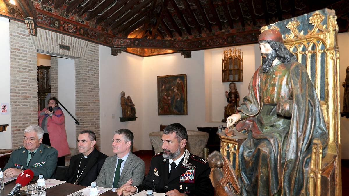 Recepción en Palencia de la talla del evangelista San Lucas.