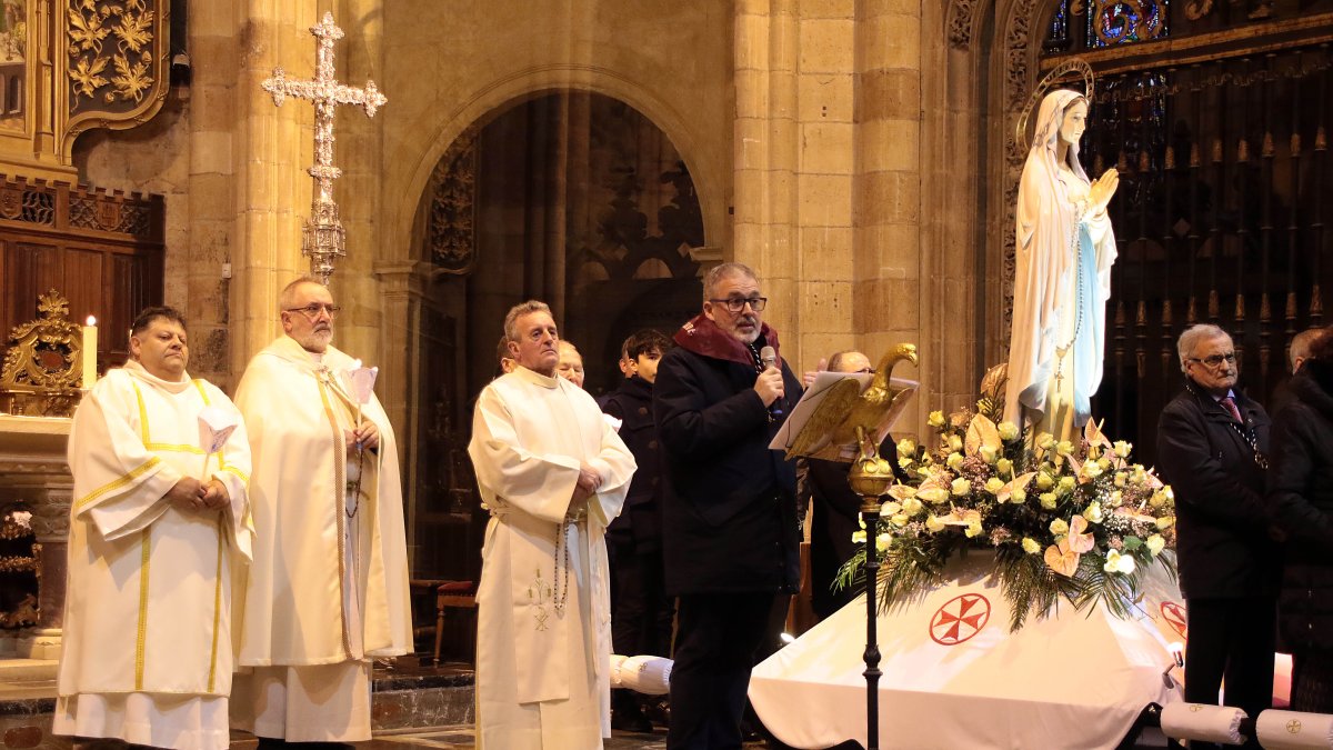 Procesión de antorchas de la Hospitalidad de Nuestra Señora de Lourdes