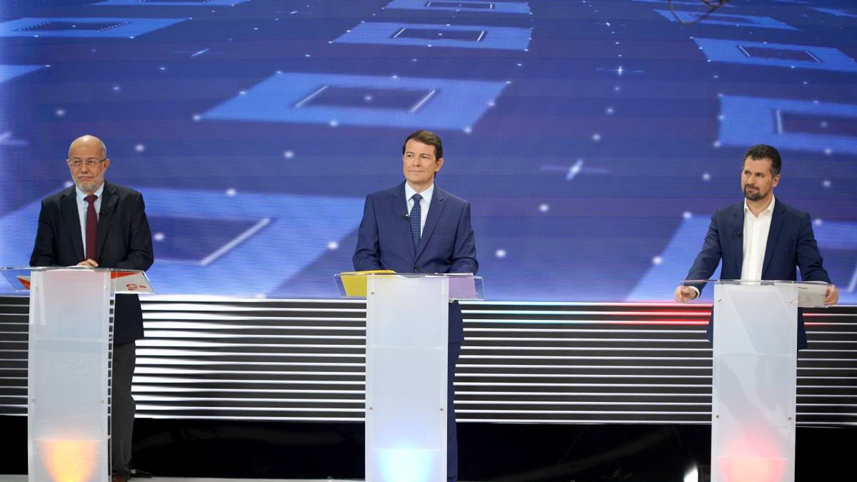 Francisco Igea, Alfonso Fernandez Mañueco y Luis Tudanca en el debate de las elecciones autonómicas de 2022.