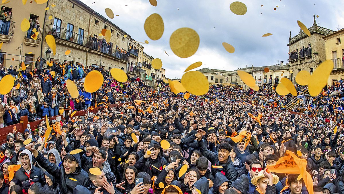 Celebración de el comienzo del Carnaval del Toro con ‘El Campanazo’ en Ciudad Rodrigo