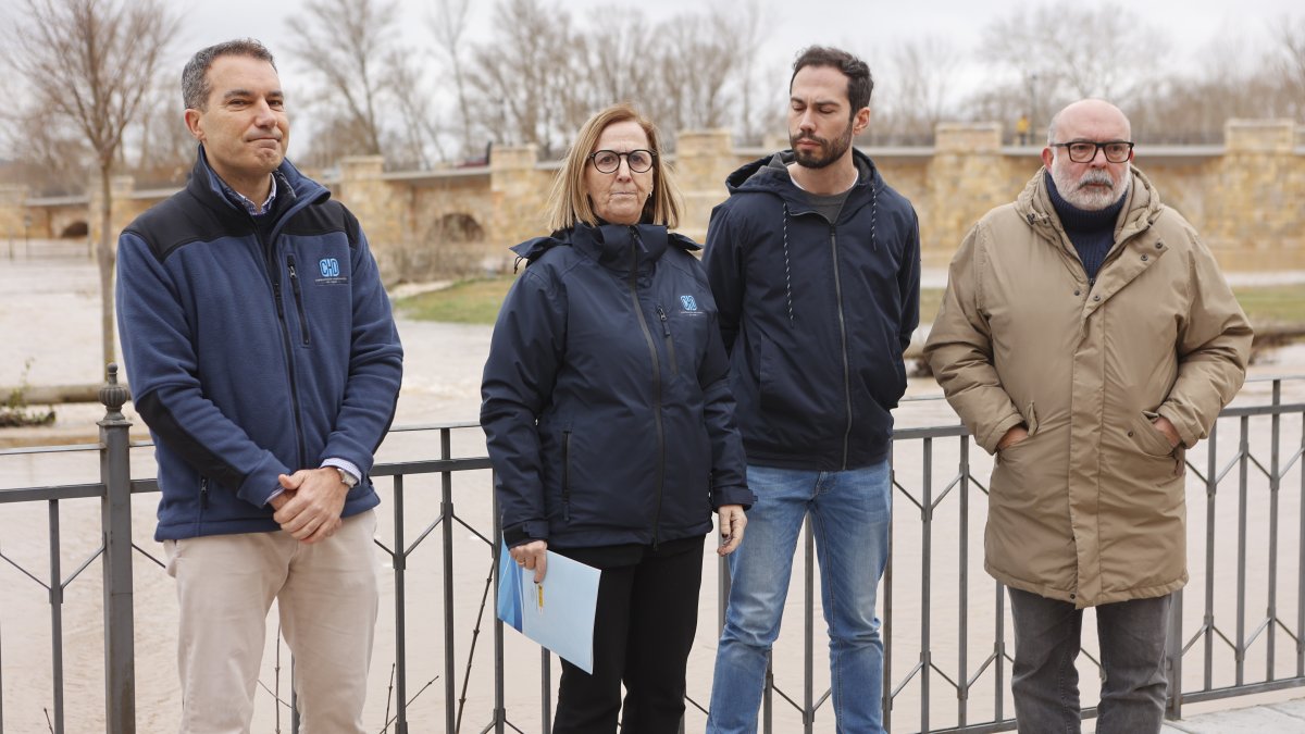 La presidenta de la Confederación Hidrográfica del Duero (CHD), María Jesús Lafuente, visita diferentes lugares afectados por las inundaciones del Duero en Soria.