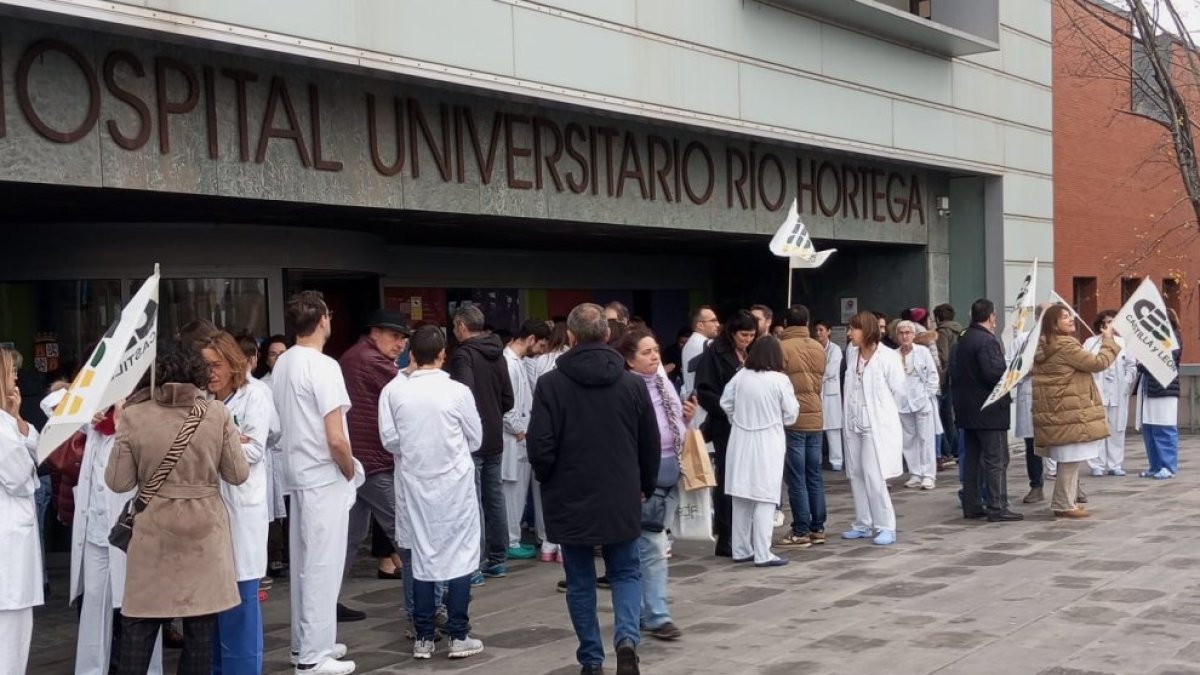 Médicos protestando en el Hospital Universitario Río Hortega en la anterior huelga convocada